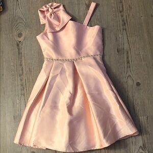 Elegant Pink Kids Dress with Bow Accent